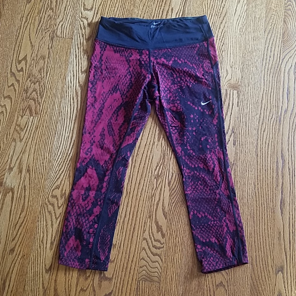 Nike capri